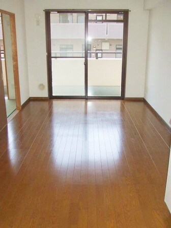 ロイヤルメゾン4の物件内観写真